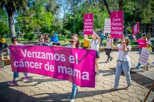 EventoCancerdeMamaCC-9-300x200.jpg